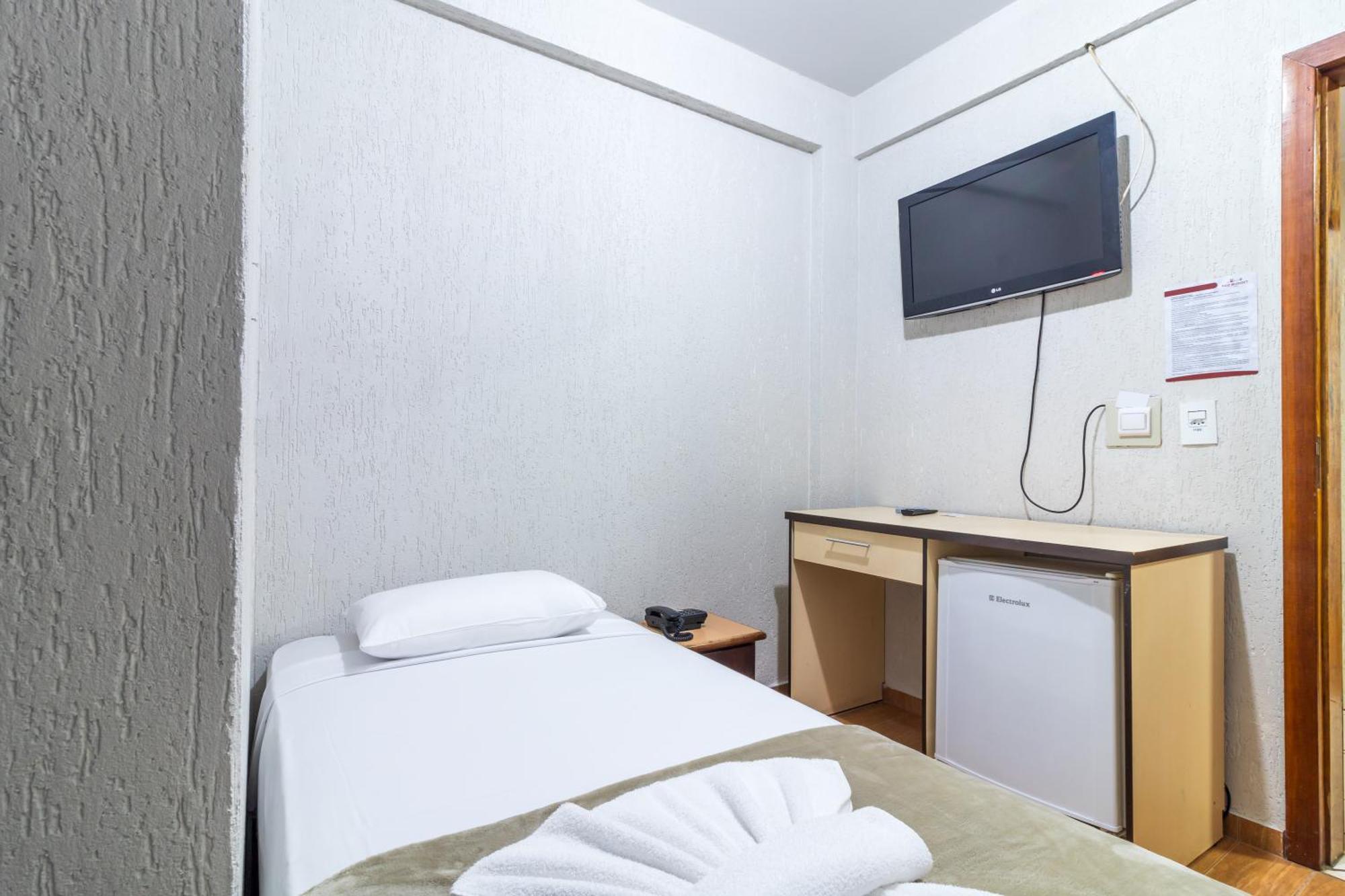 Foz Budget Hotel Фос ду Игуасу Екстериор снимка